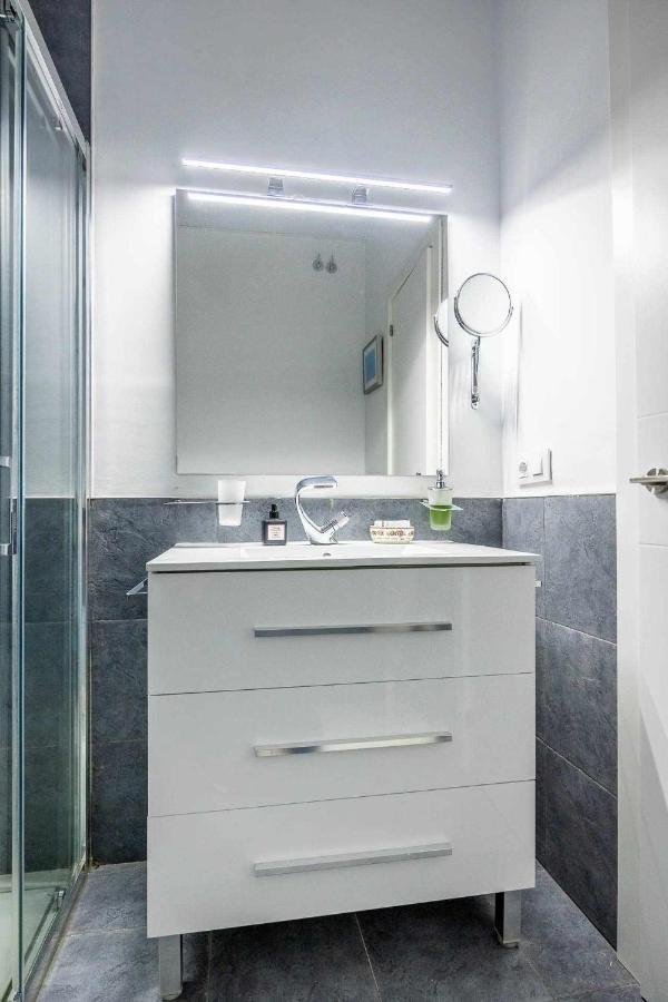 Comfy Away - Apartamento Exclusivo Mercado De Triana Con Balcon Sevilla Eksteriør billede
