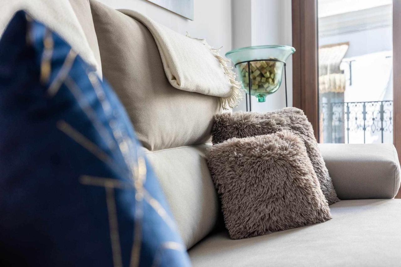 Comfy Away - Apartamento Exclusivo Mercado De Triana Con Balcon Sevilla Eksteriør billede